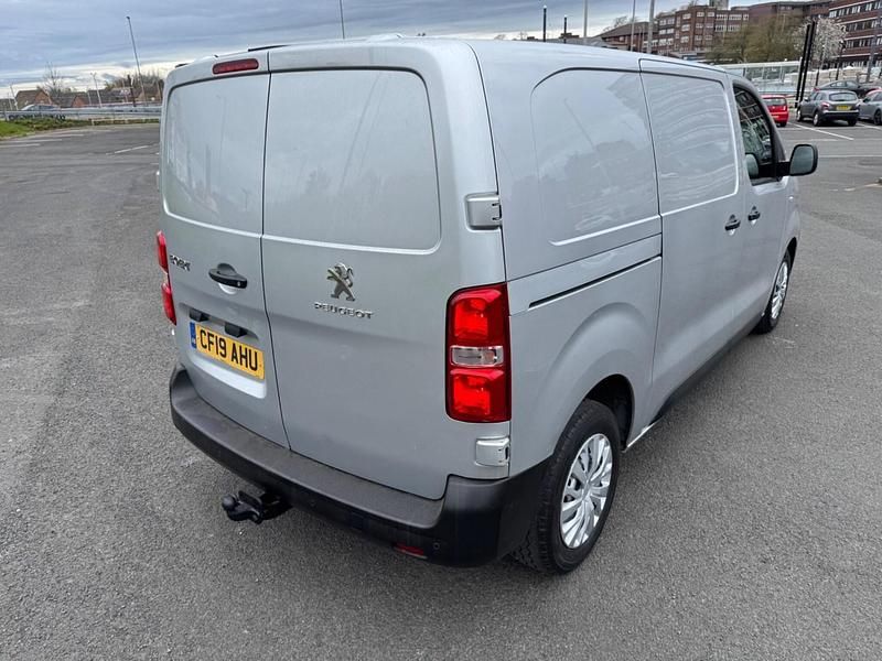 Begagnad Peugeot Expert S 2019 Silver Van