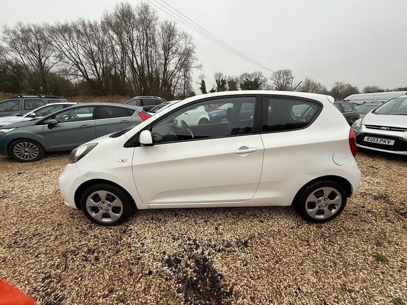 Used Kia Picanto Air 68 HP (50 kW) 2013 White Hatchback