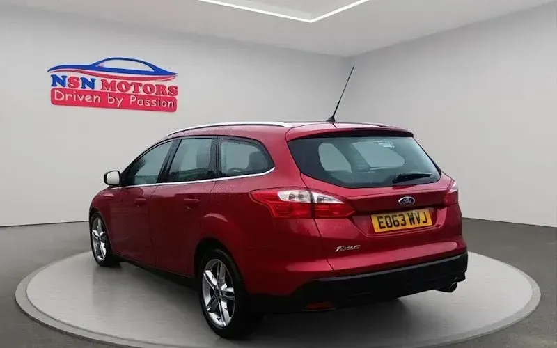 Used Ford Focus Titanium X 163 HP (119 kW) 2013 Red Estate