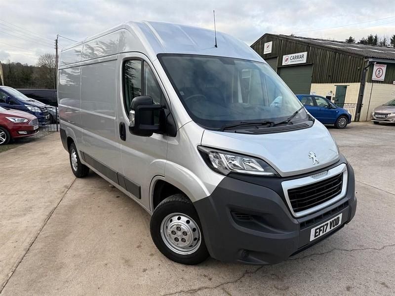 Used Peugeot Boxer 130 HP (95 kW) 2017 Silver Van