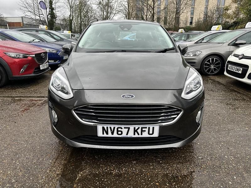 Used Ford Fiesta Zetec 100 HP (73 kW) 2018 Grey Hatchback