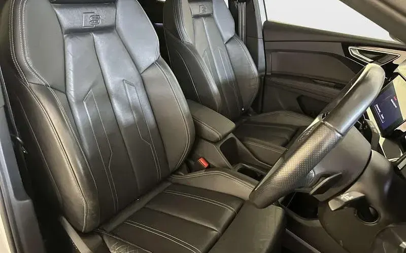 Used Audi Q4 e-tron Performance 125 kW (170 HP) 2022 White SUV