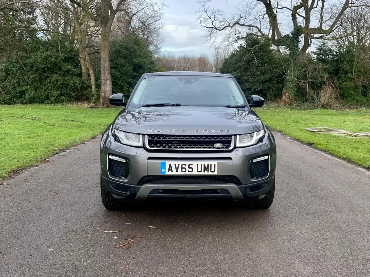 Used Land Rover Range Rover evoque SE 180 HP (132 kW) 2015 Grey Estate