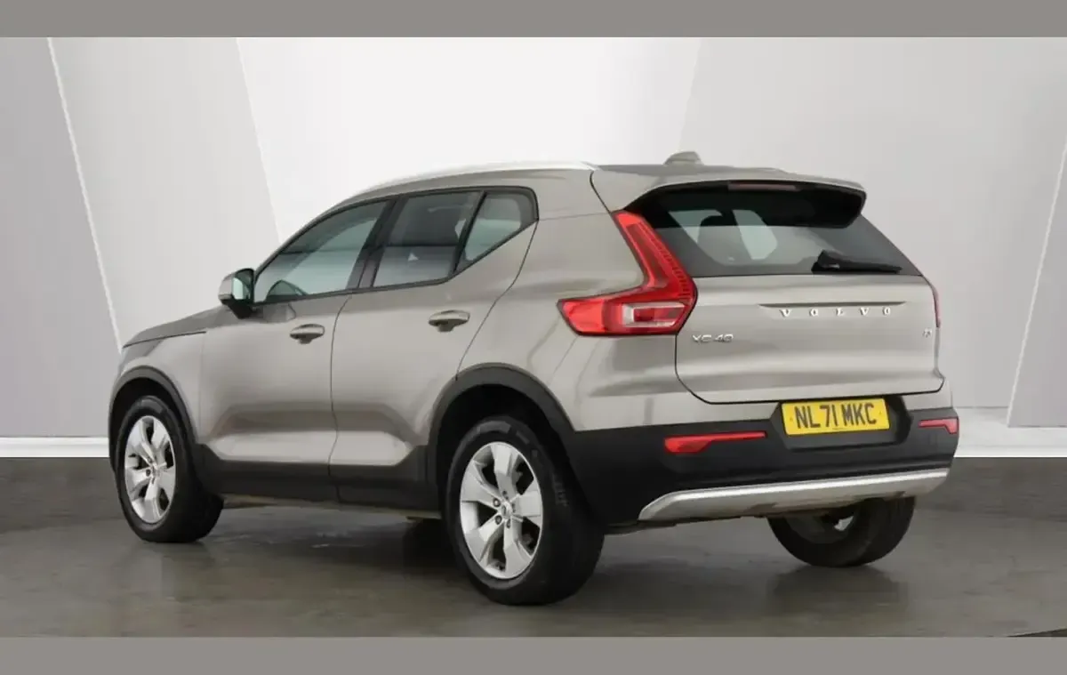 Used Volvo XC40 Momentum 161 HP (118 kW) 2021 Grey SUV