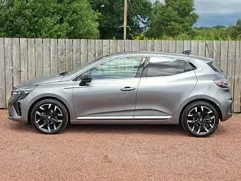 Used Renault Clio Techno 90 HP (66 kW) 2025 Grey Hatchback