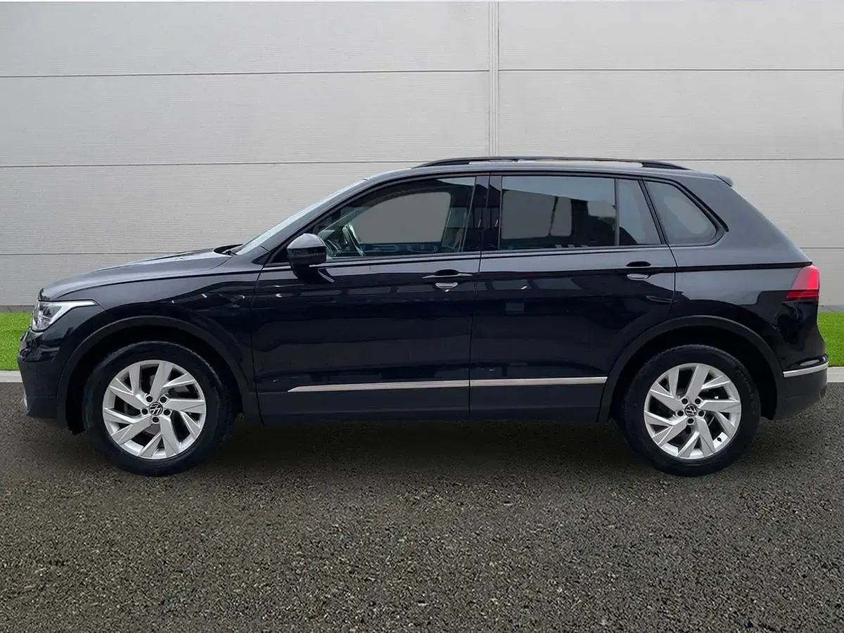 Used VW Tiguan Life 150 HP (110 kW) 2021 Black SUV