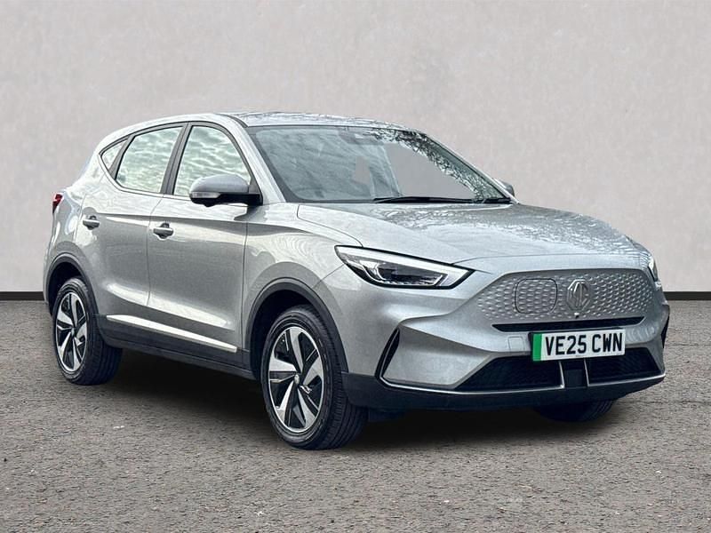 Usado MG ZS SE 114 kW (156 HP) 2025 Prateado SUV
