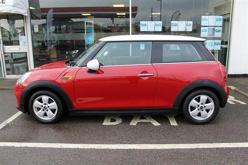 Used Mini Cooper Hatch 2014 Red Hatchback