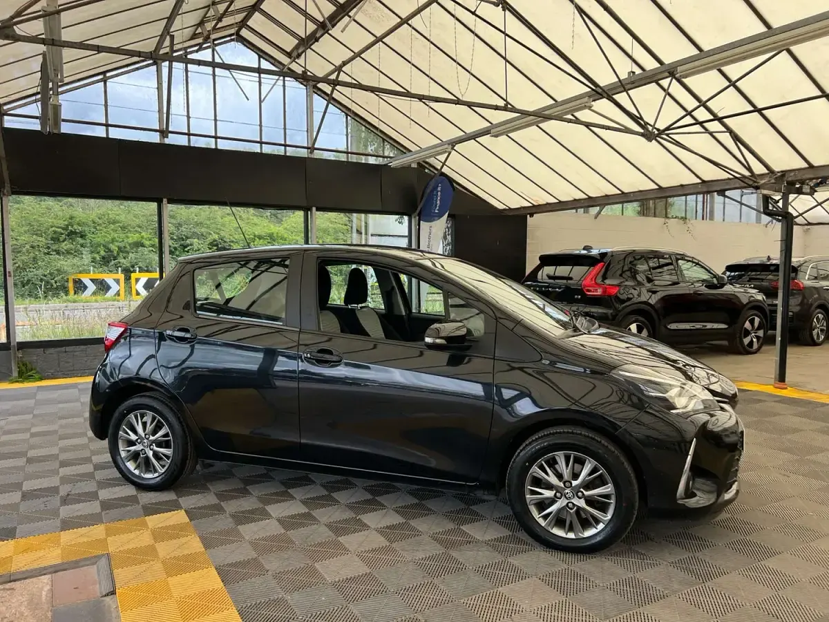 Used Toyota Yaris 111 HP (81 kW) 2018 Black Hatchback
