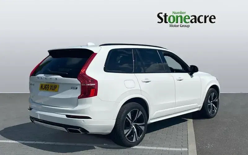 Used Volvo XC90 R-Design 235 HP (172 kW) 2021 SUV