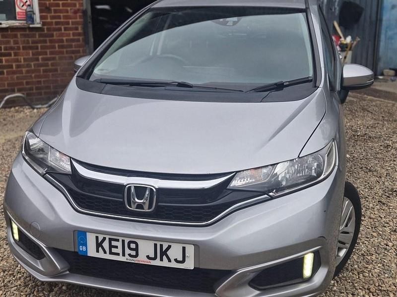 Begagnad Honda Jazz S 2019 Silver Halvkombi