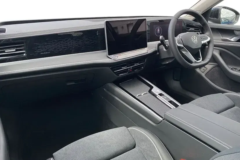 New VW Passat Elegance 200 HP (147 kW) 2026 Grenadilla black Estate