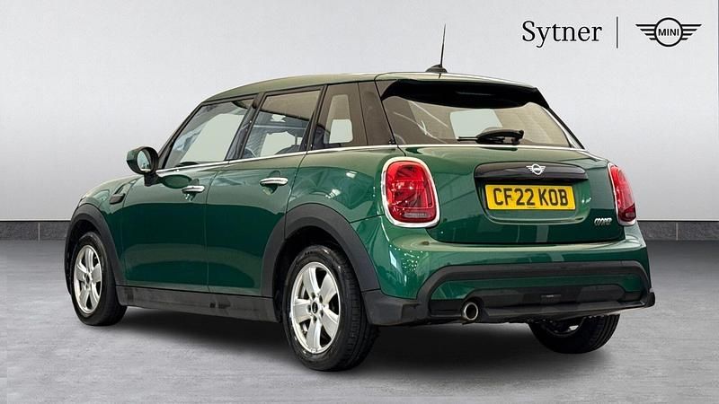 Used Mini Cooper Classic 134 HP (98 kW) 2022 Green Hatchback