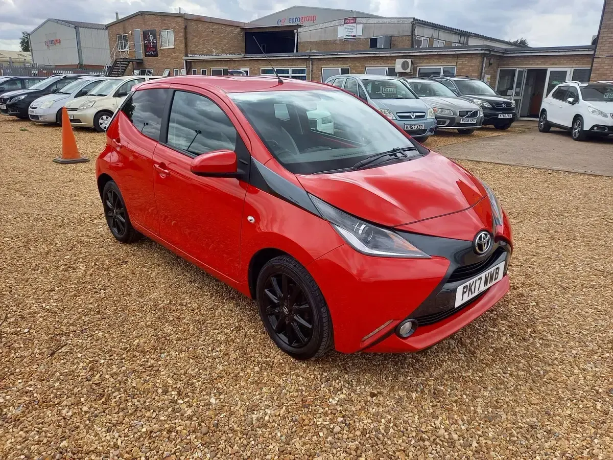 Used Toyota Aygo x-style 69 HP (50 kW) 2017 Red Hatchback