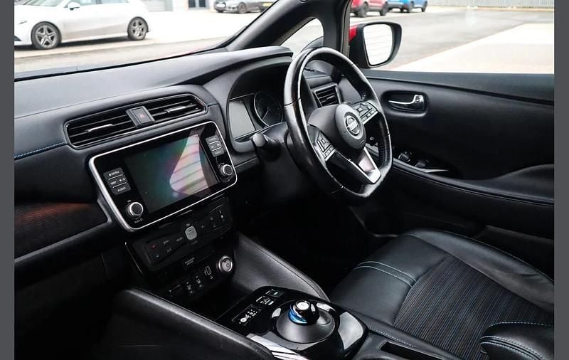 Used Nissan Leaf N-Connecta 110 kW (150 HP) 2019 Red Hatchback
