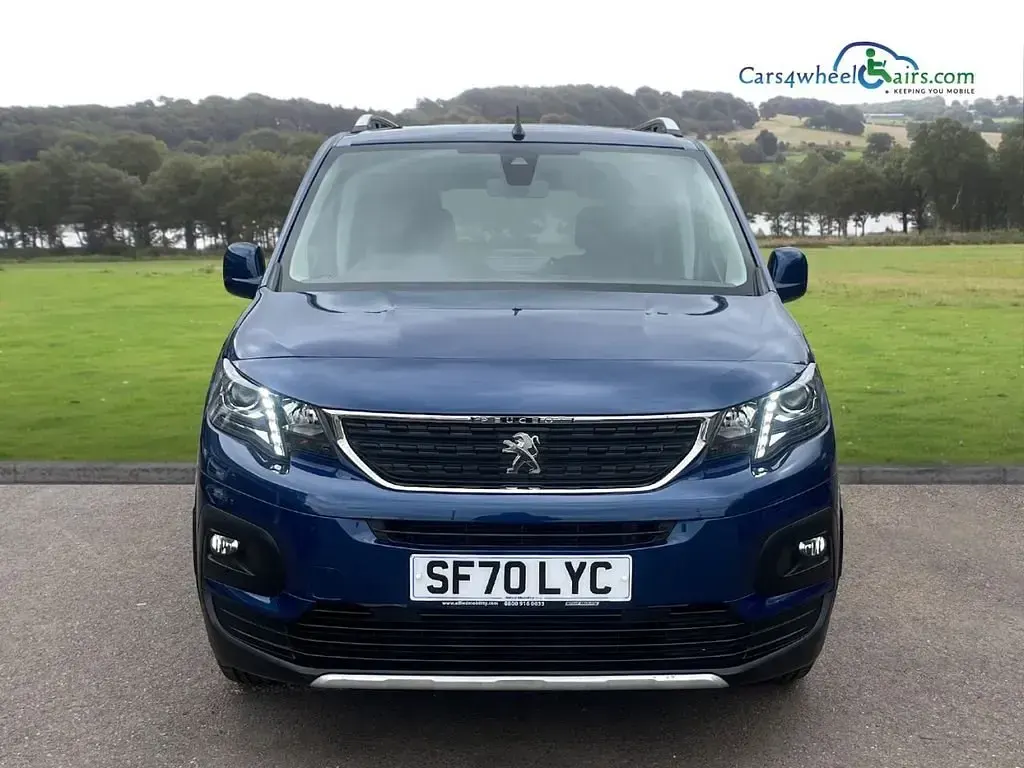 Second-hand Peugeot Rifter Allure 100 CP (73 kW) 2020 Albastru Monovolum