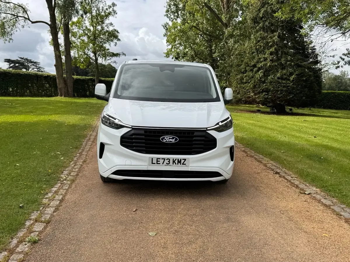 Used Ford Transit Custom Limited 136 HP (100 kW) 2024 White Van