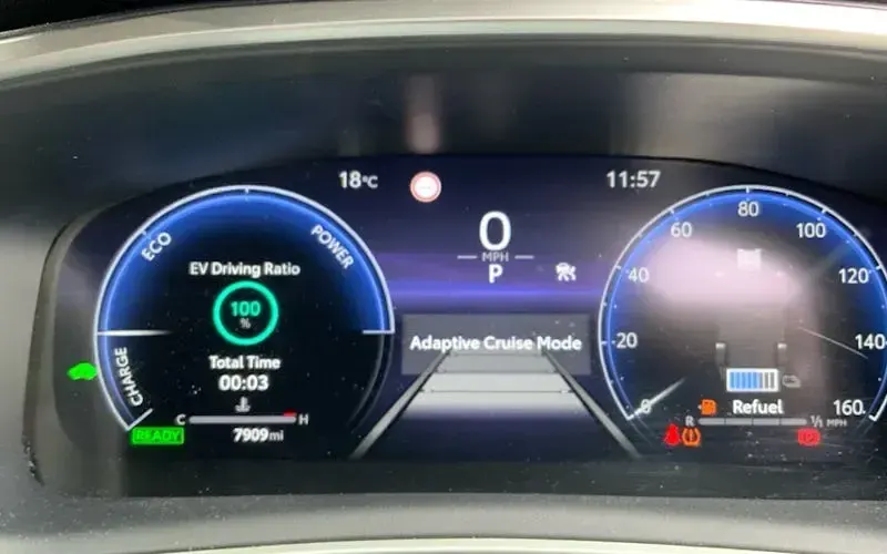 Used Toyota Corolla Design 140 HP (102 kW) 2025 Black Estate
