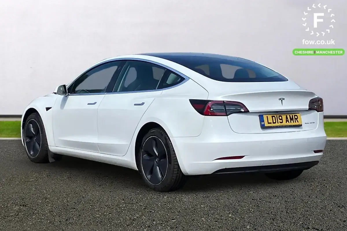 Used Tesla Model 3 Long Range AWD 77 kW (106 HP) 2019 White Sedan