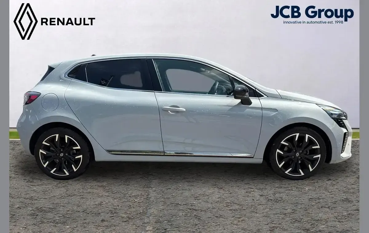 Used Renault Clio Techno 90 HP (66 kW) 2024 Grey Hatchback