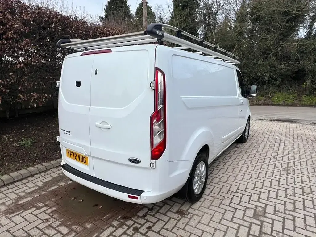 Usado Ford Transit Custom Limited 130 HP (95 kW) 2022 Branco Van