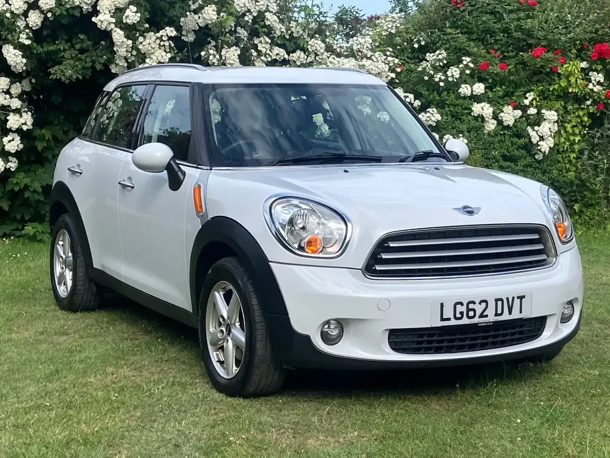 Used Mini Cooper D 2012 White Hatchback