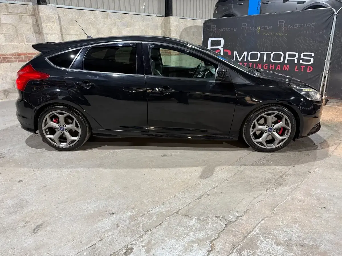 Used Ford Focus ST 250 HP (183 kW) 2014 Black Hatchback