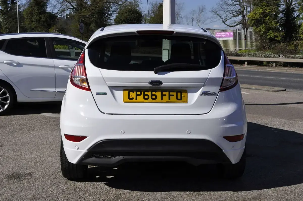 Used Ford Fiesta ST-Line 140 HP (102 kW) 2016 White Hatchback