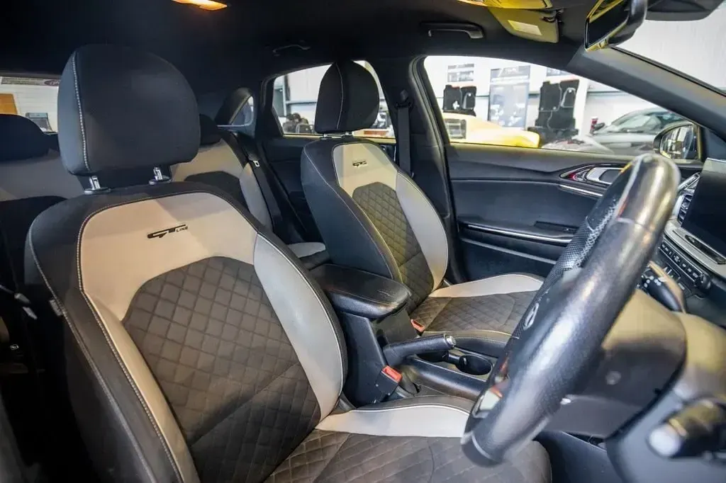Usado Kia Ceed GT-Line 138 HP (101 kW) 2019 Preto Citadino