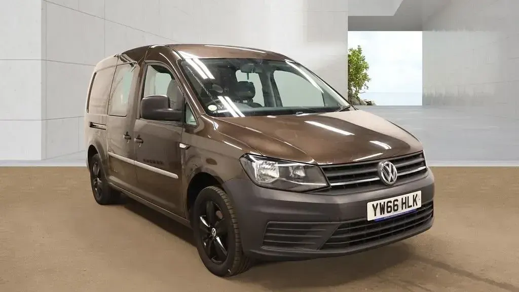 Used VW Caddy Maxi 102 HP (75 kW) 2017 Brown MPV