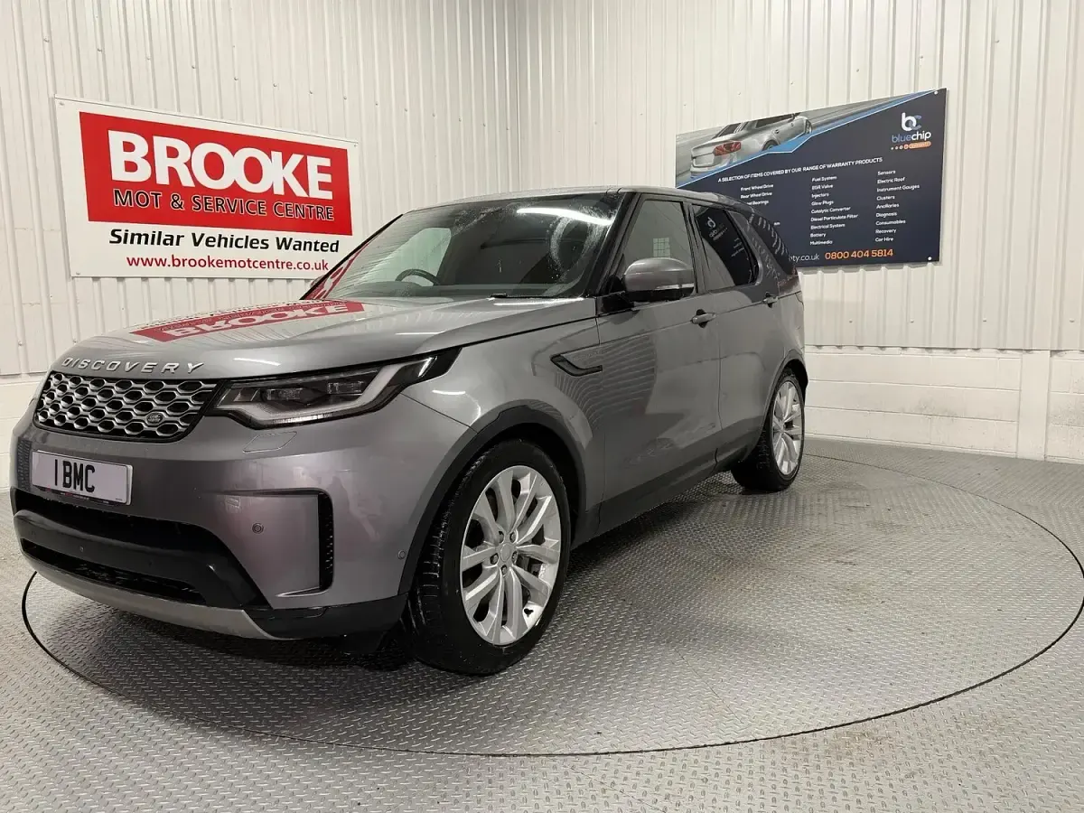 Używany Land Rover Discovery 5 SE 2021 Szary SUV