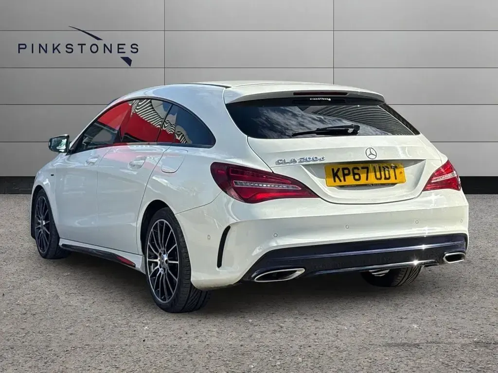 Used Mercedes CLA200 Shooting Brake 136 HP (100 kW) 2017 White Estate