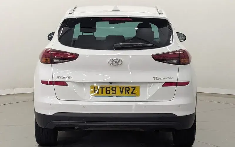Used Hyundai Tucson SE 132 HP (97 kW) 2020 White SUV