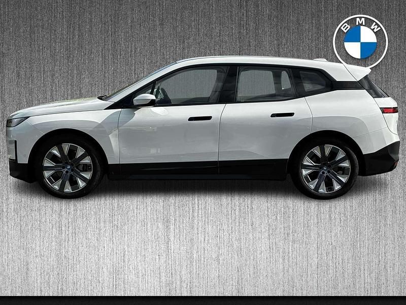 Usado BMW iX Sport Line 236 kW (322 HP) 2024 Branco SUV