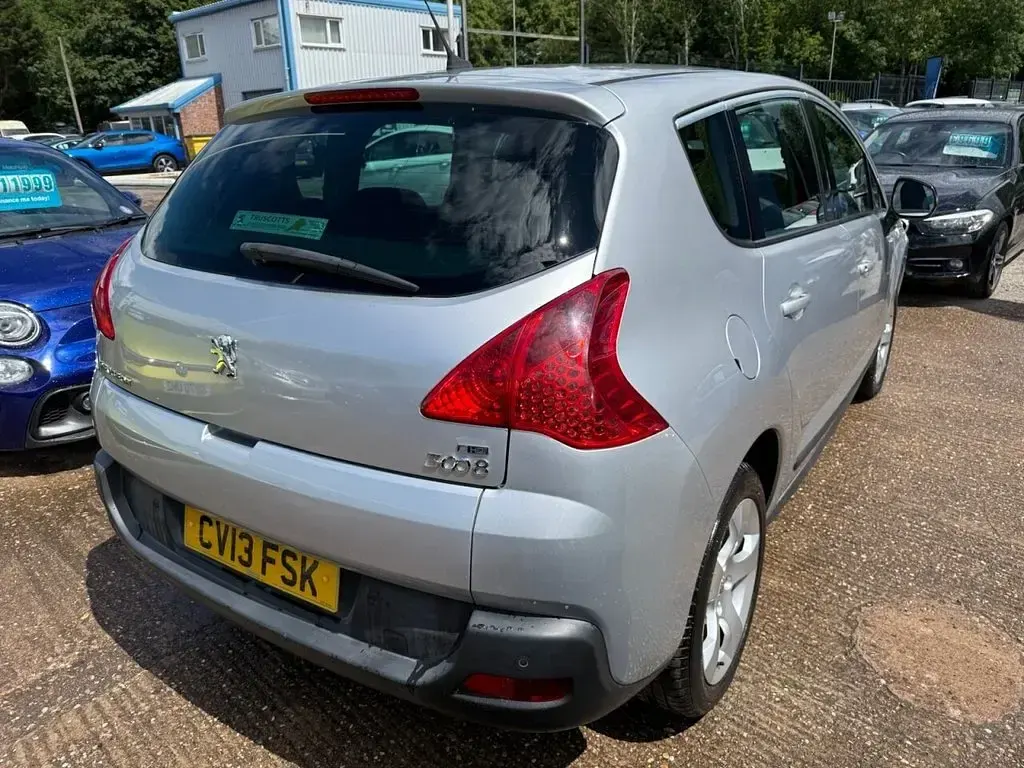 Used Peugeot 3008 Active 115 HP (84 kW) 2013 Silver Estate
