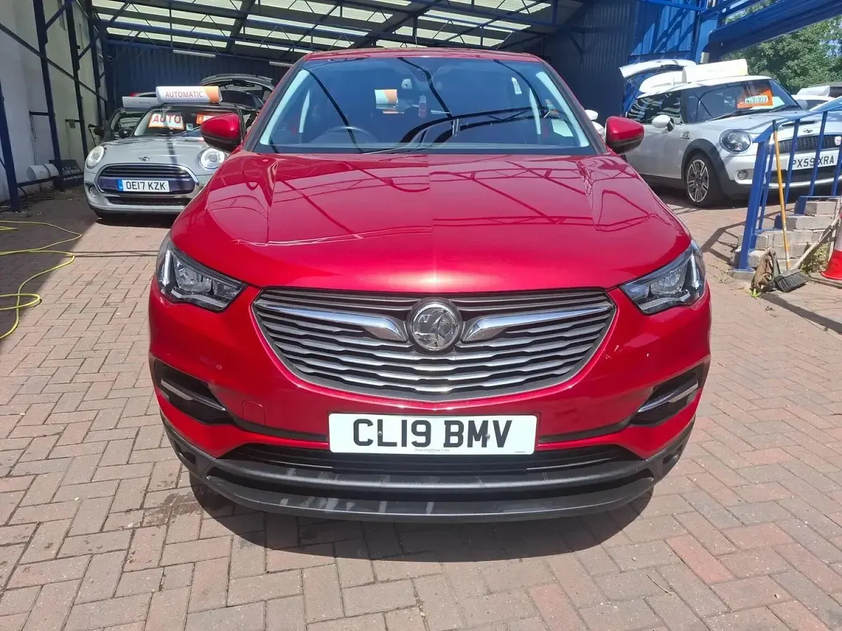 Used Vauxhall Grandland X S 130 HP (95 kW) 2019 Red SUV
