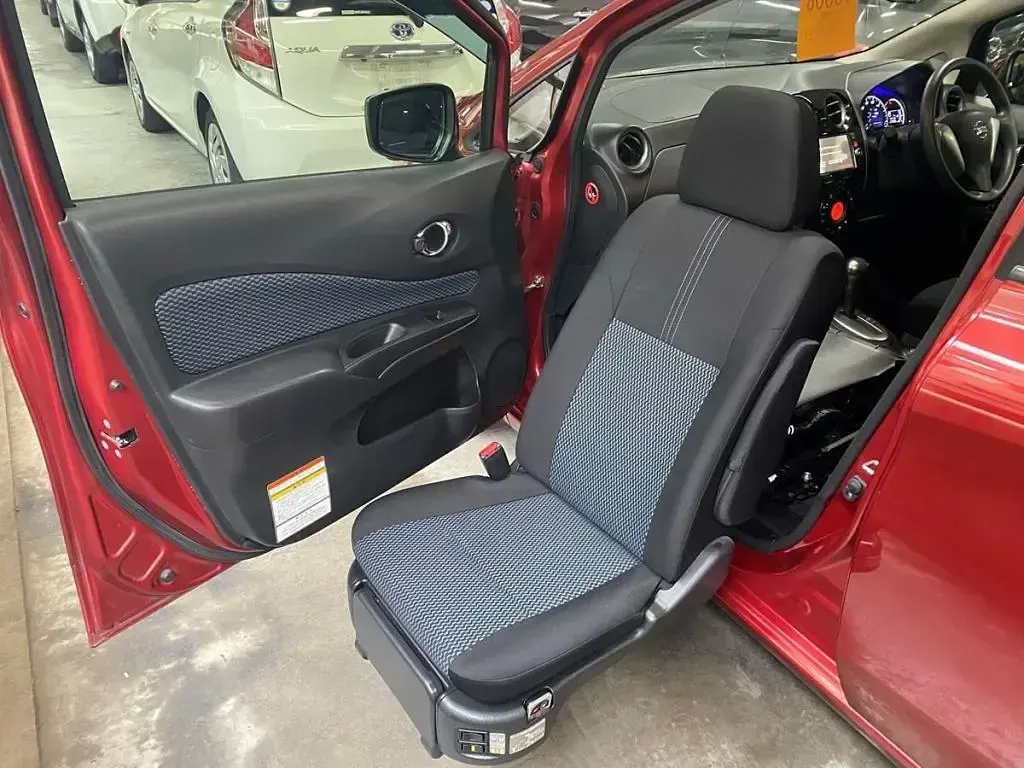 Used Nissan Note 98 HP (72 kW) 2015 Red metallic Hatchback