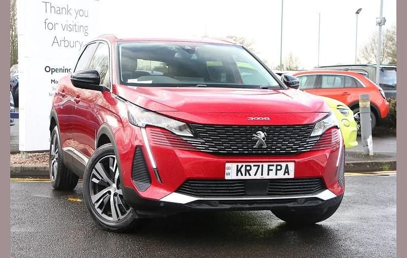 Used Peugeot 3008 Allure Premium 131 HP (96 kW) 2022 Red SUV