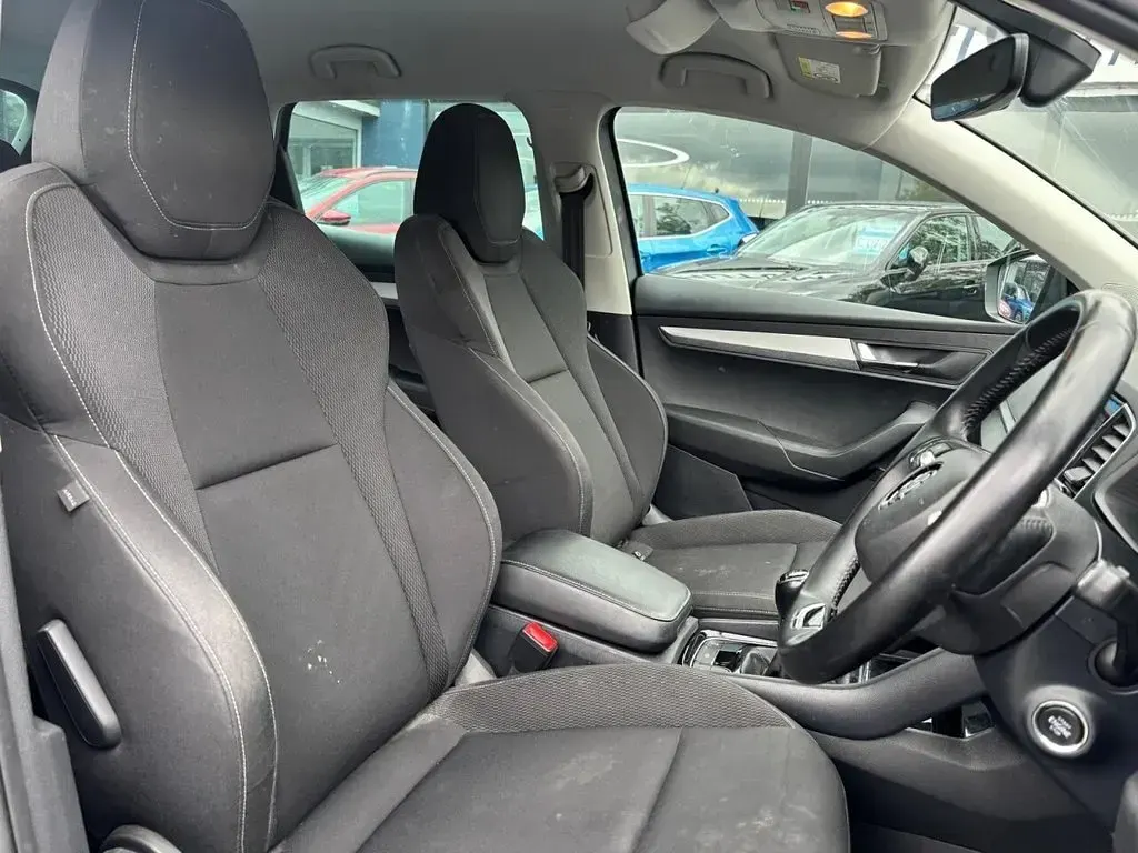 Used Skoda Karoq SE Drive 150 HP (110 kW) 2023 Grey SUV