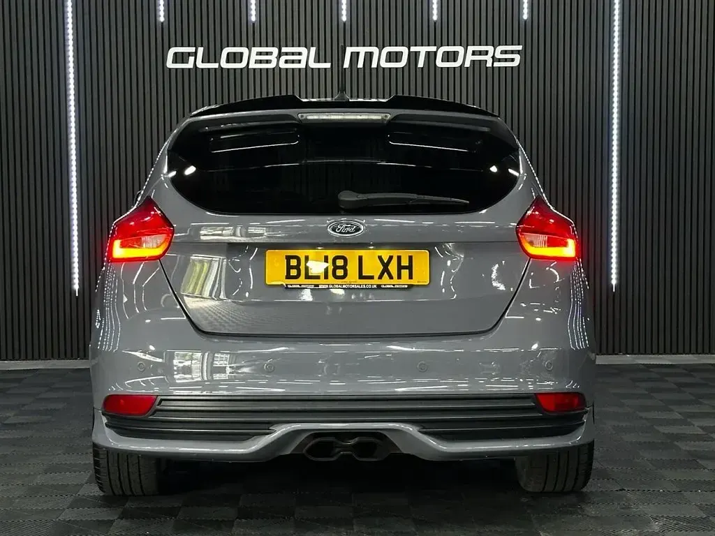 Used Ford Focus ST 250 HP (183 kW) 2018 Grey Hatchback