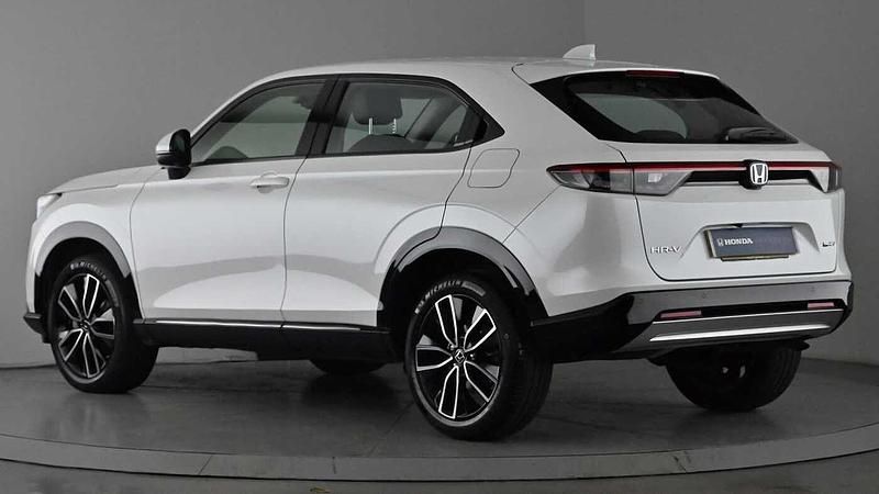 Used Honda HR-V Advance 131 HP (96 kW) 2023 Metallic platinum white SUV