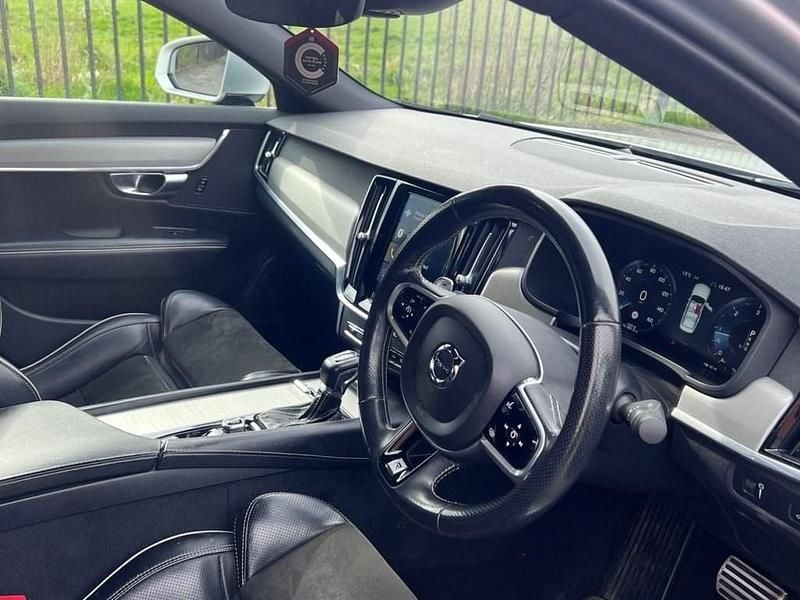 Used Volvo S90 R-Design 190 HP (139 kW) 2018 Silver Sedan
