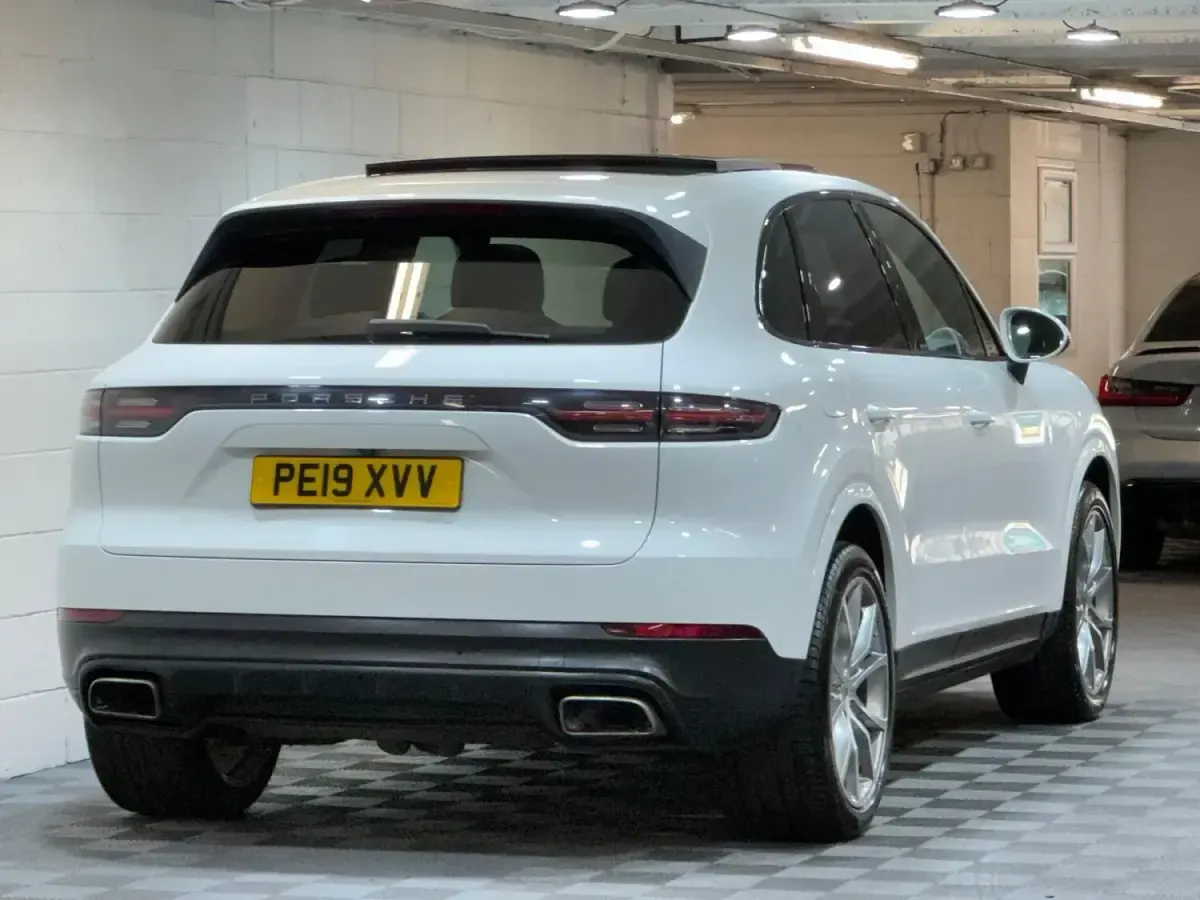 Used Porsche Cayenne 340 HP (250 kW) 2019 White SUV