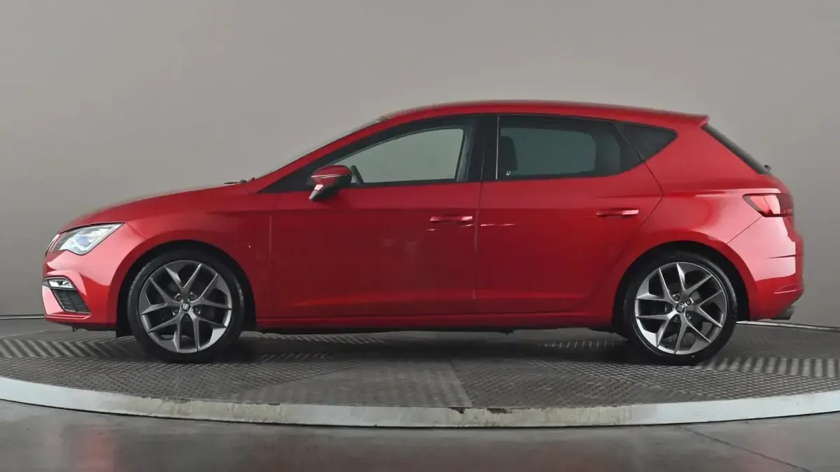 Second-hand Seat Leon FR 180 CP (132 kW) 2018 Roșu Hatchback
