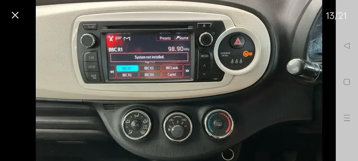 Used Toyota Yaris Trend 99 HP (72 kW) 2013 Red Hatchback