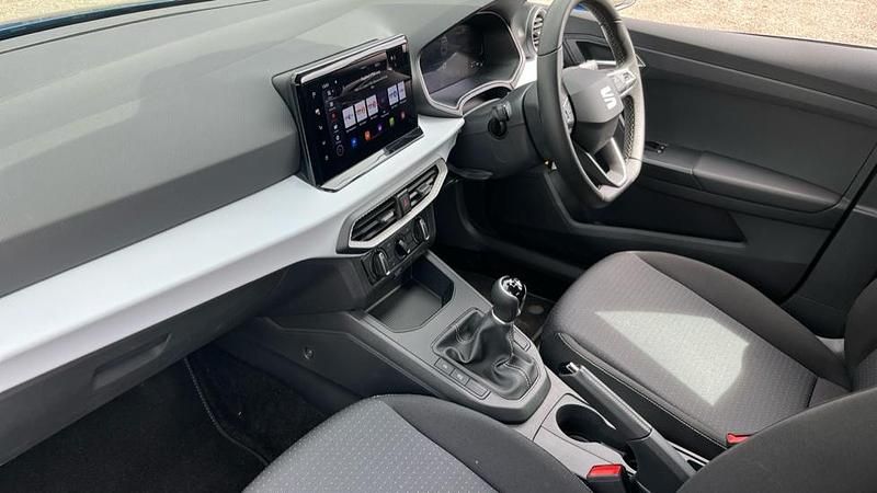 Used Seat Ibiza SE Technology 95 HP (69 kW) 2025 Metallic  sapphire blue Hatchback