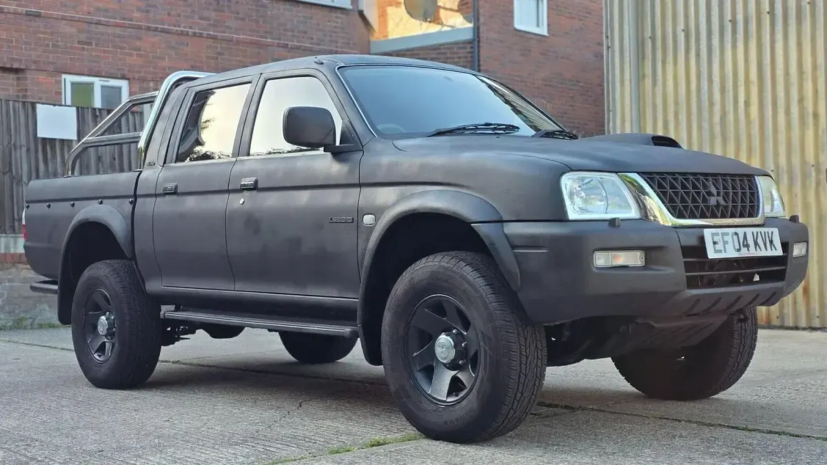Used Mitsubishi L200 134 HP (98 kW) 2004 Black Pickup