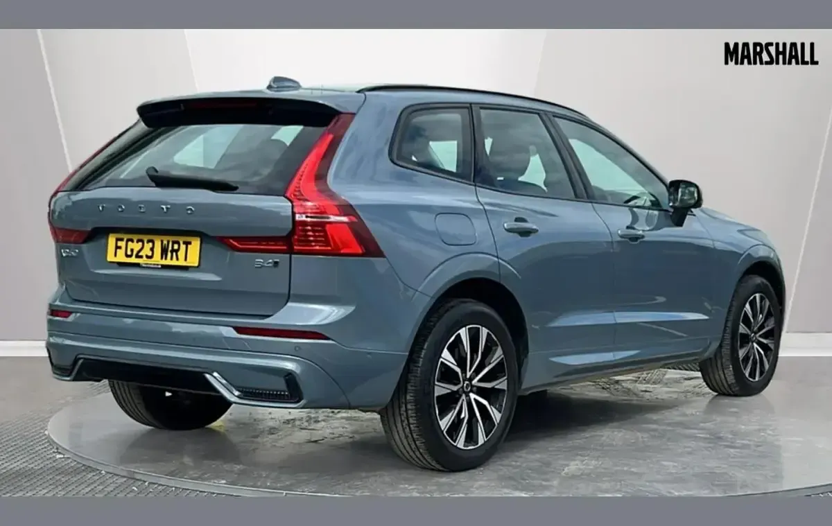 Usado Volvo XC60 Plus 197 HP (144 kW) 2023 Cinzento SUV