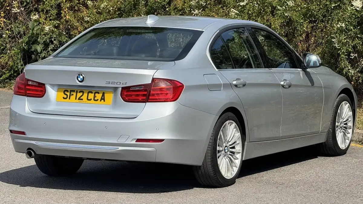 Used BMW 320 Luxury Line 184 HP (135 kW) 2012 Silver Sedan