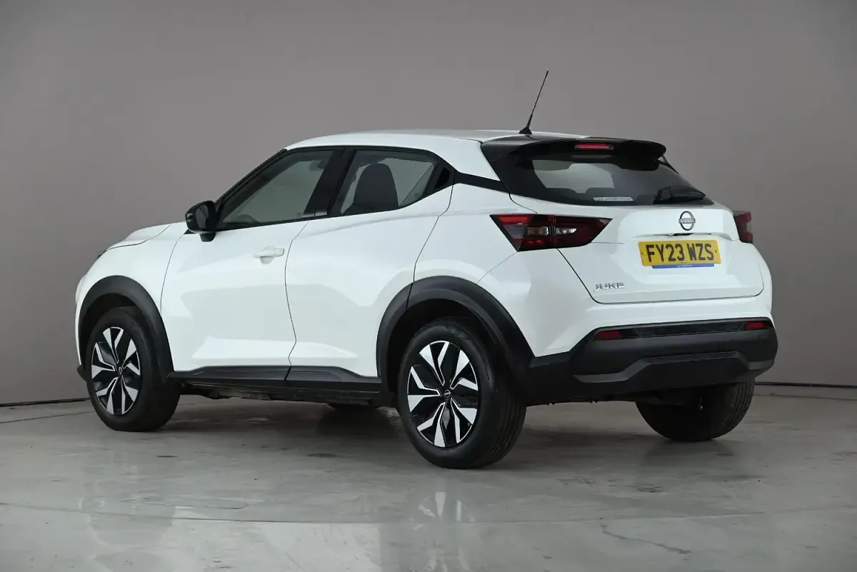 Used Nissan Juke Acenta 114 HP (83 kW) 2023 White SUV
